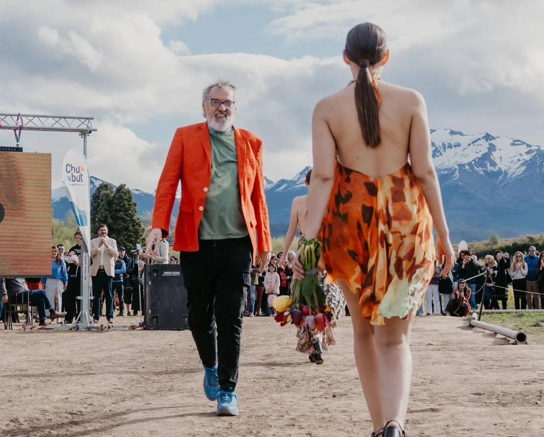 Moda, desfile y after party: así será el sunset en el que Benito Fernández mostrará sus diseños en Funes 